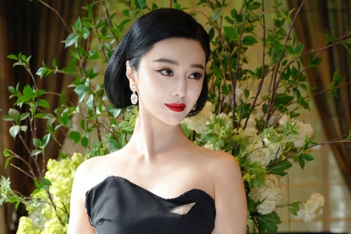 Phạm Băng Băng mặc 'đầm cánh bướm' trên thảm đỏ Tokyo