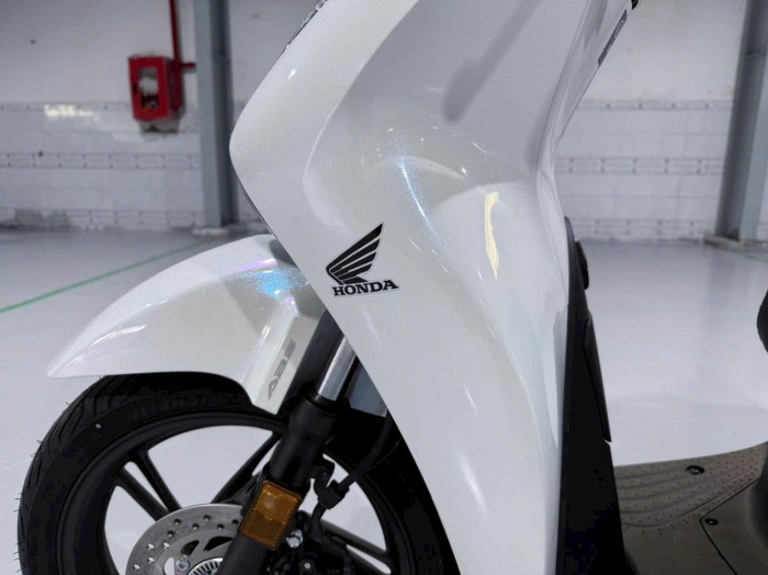 Honda SH 2026 về đại lý: Có màu trắng ngọc trai, giá dễ mua - 9