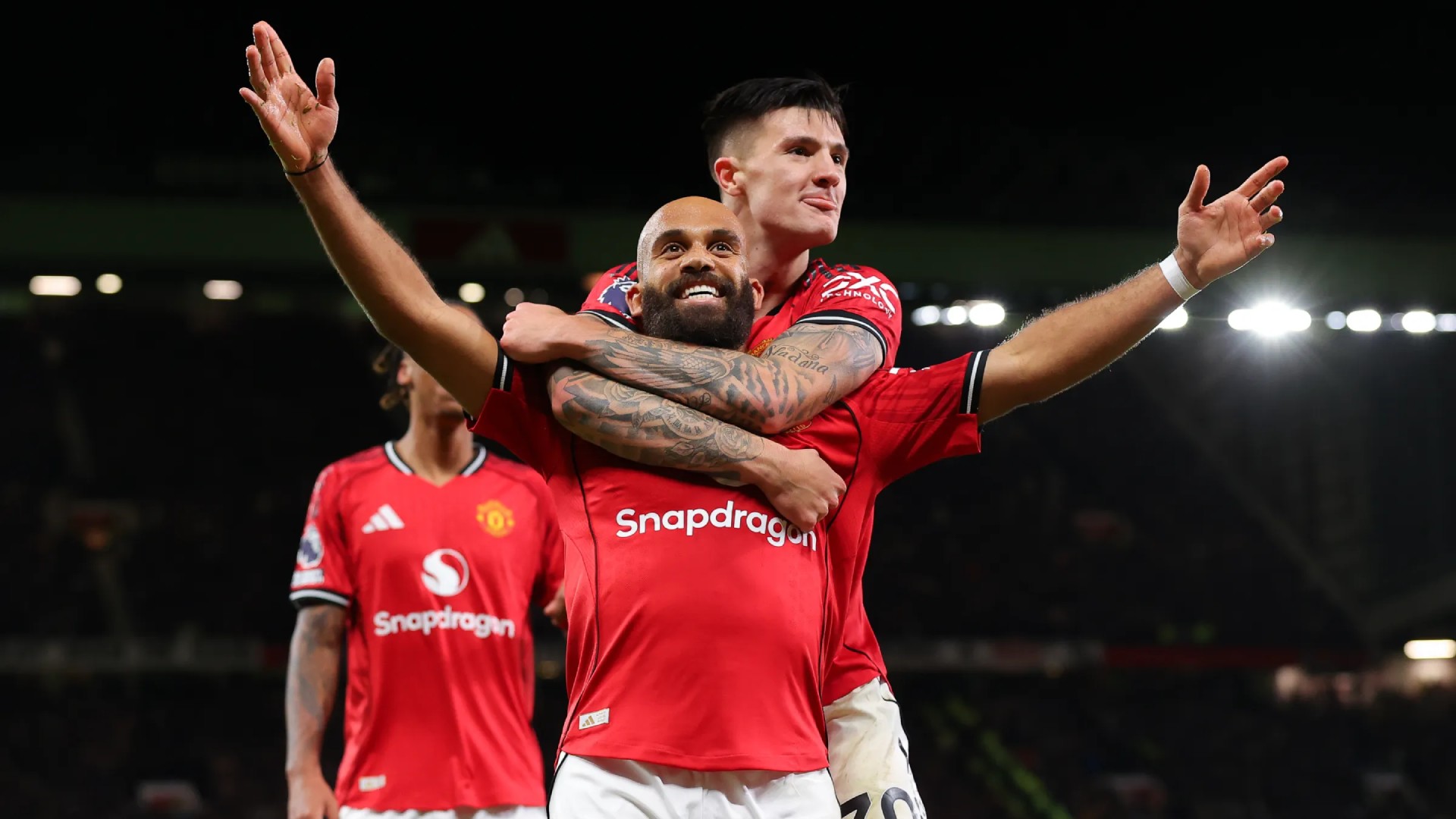 MU thắng 3 trận liên tiếp: Dấu hiệu hồi sinh, ông lớn trỗi dậy? - 14