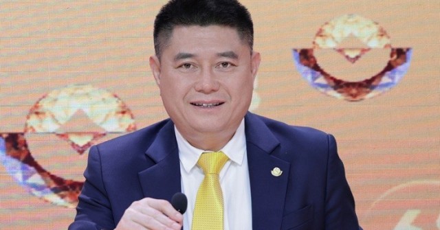 Mạnh tay tặng lãi tiết kiệm cho khách, ngân hàn...