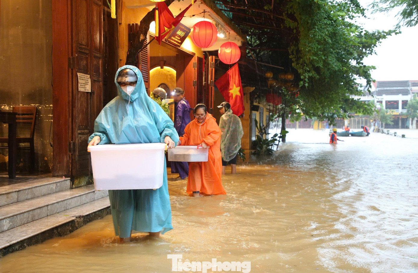 Khẩn trương "chạy lũ"