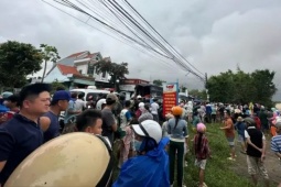 Đà Nẵng: Chìm ghe chở 9 người đi đám tang, 1 người mất tích