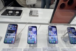iPhone 17 rớt giá mạnh chỉ sau 1 tháng ra mắt