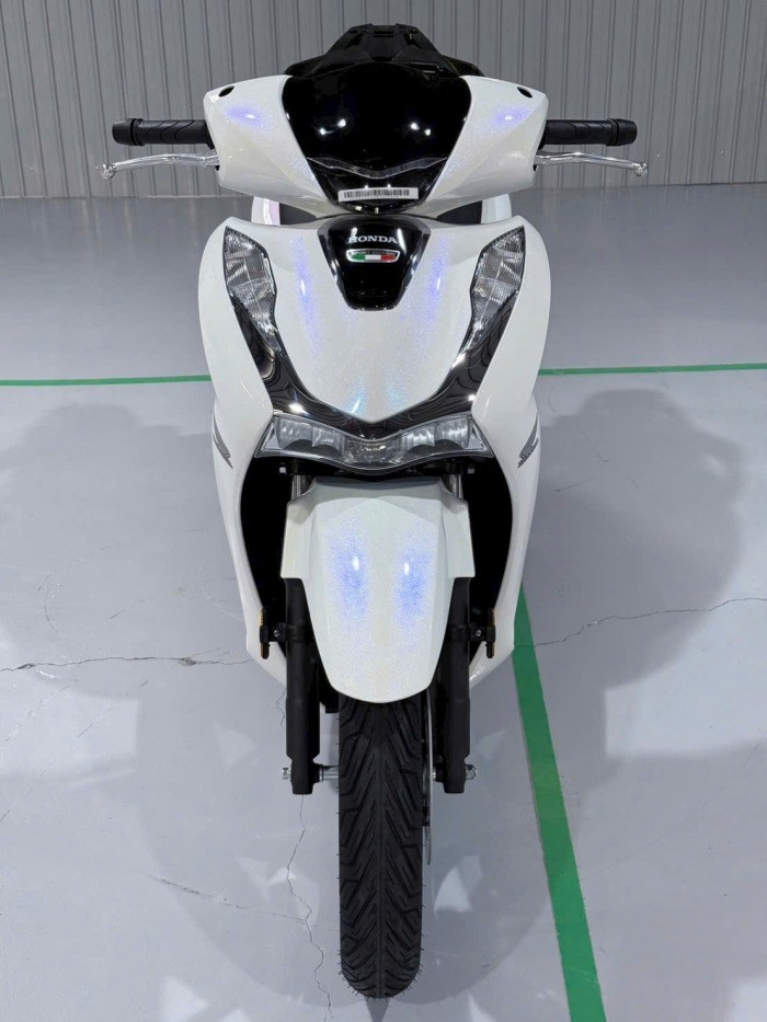 Honda SH 2026 về đại lý: Có màu trắng ngọc trai, giá dễ mua - 4