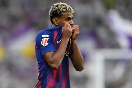 Yamal đối diện sóng gió, Barcelona vội vã "giải cứu" sao trẻ