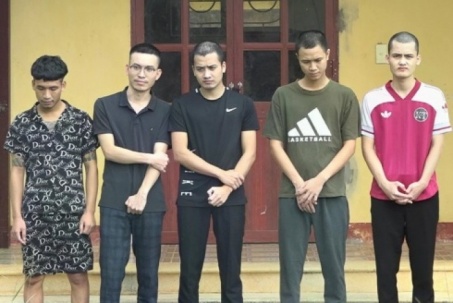 Tạm giam 5 đối tượng, thu hàng trăm nghìn file dữ liệu giả mạo