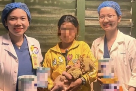 Bé sơ sinh 5 ngày tuổi thủng dạ dày vì được mẹ cho ăn… cơm