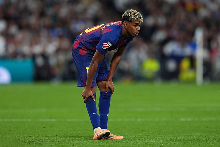 Lamine Yamal nén đau thi đấu trong trận El Clasico tại Bernabeu