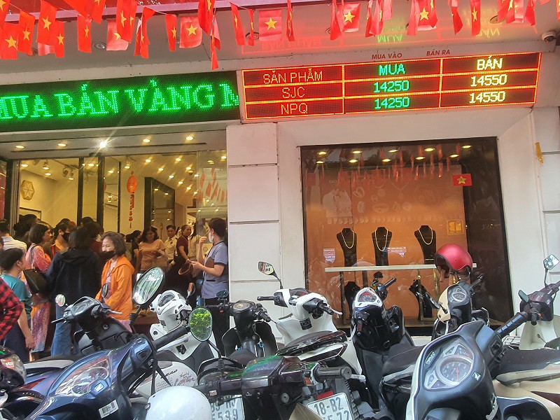 Giá vàng miếng SJC đã giảm gần 10 triệu đồng so với mức đỉnh.