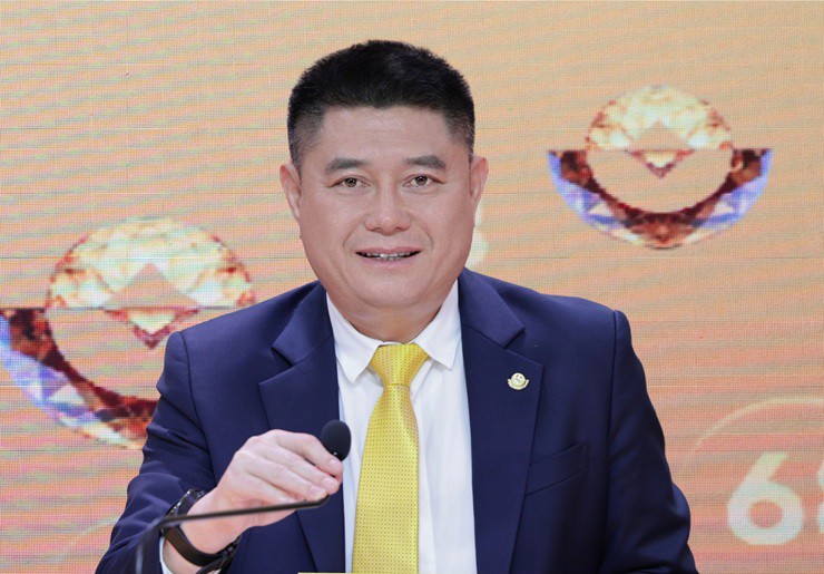 LPBank do ông Thụy làm Chủ tịch mạnh tay cộng thêm lãi cho khách hàng gửi tiết kiệm