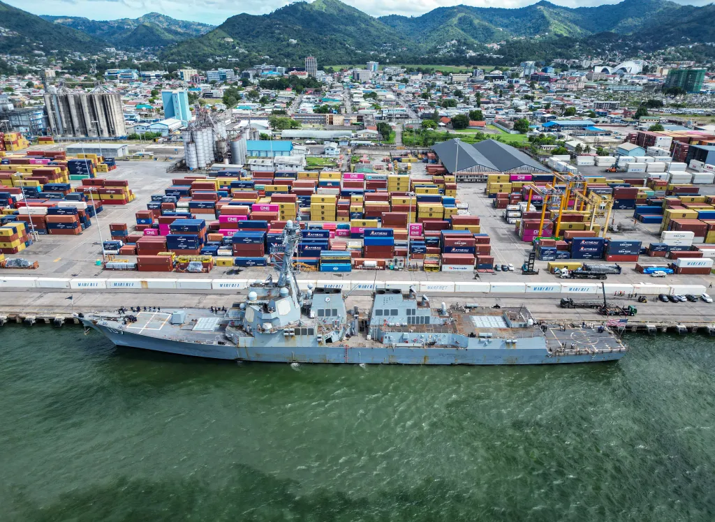 Chiến hạm của hải quân Mỹ cập cảng Trinidad và Tobago. Ảnh: TWZ.