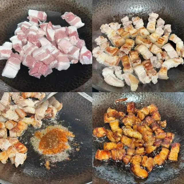 Chuẩn bị một miếng thịt ba chỉ, cắt thành miếng nhỏ. Cho thịt vào nồi nước lạnh, chần sơ khoảng 2-3 phút, sau đó vớt ra để ráo nước. Đặt chảo lên bếp, đun nóng, cho thịt ba chỉ vào chiên (áp chảo) để ra bớt mỡ, rồi gạt thịt sang một bên.