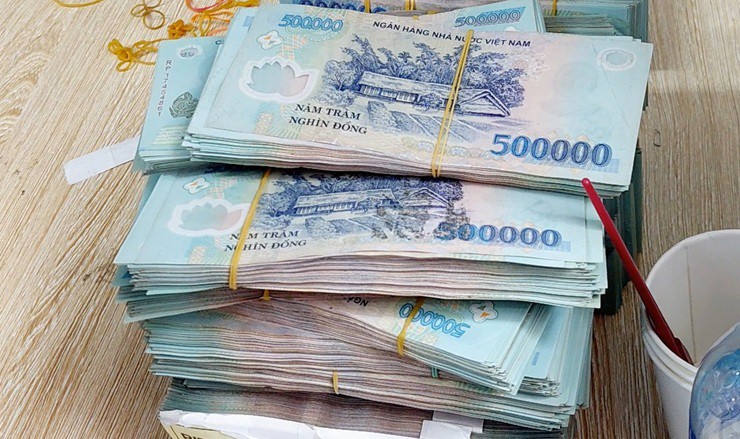 Lãi tiết kiệm đặc biệt được ngân hàng áp dụng cho số tiền gửi lớn lên tới 9%/năm