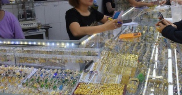 Giá vàng hôm nay, 28-10: Vàng thế giới giảm hơn...