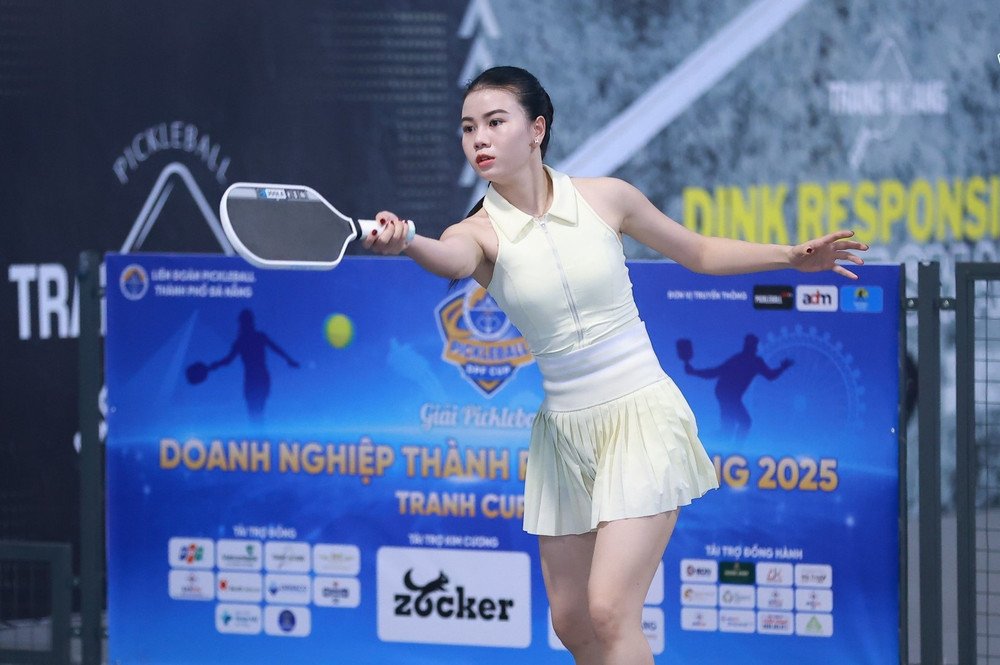 Pickleball là môn thể thao gây sốt, đặc biệt với các bạn trẻ. Ảnh: DPF.