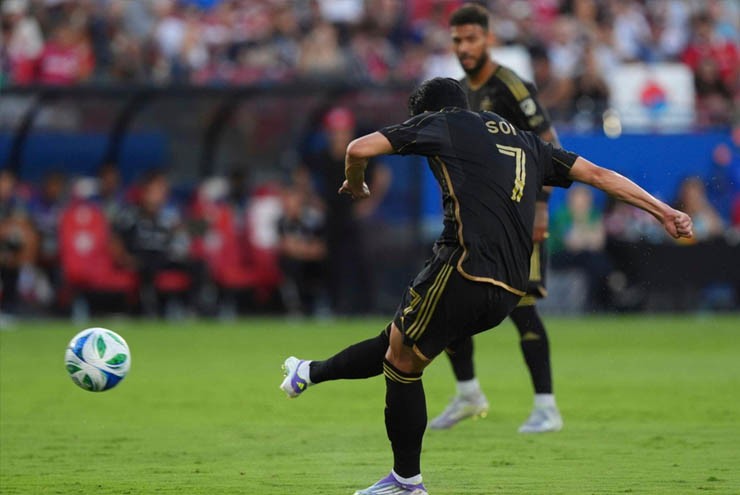 Khả năng sút phạt đáng nể của Son Heung Min