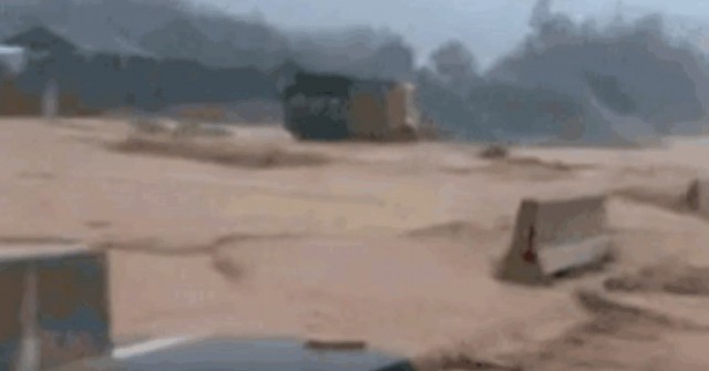 Bạch Mã mưa trên 1600mm trong một ngày, phá vỡ ...