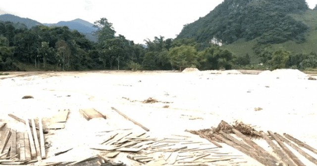 Ngỡ ngàng khung cảnh ngôi làng có "mỏ vàng" trô...