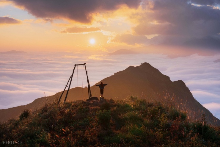 Nằm trên dãy núi giáp ranh giữa hai tỉnh Lào Cai và Lai Châu, đỉnh Bạch Mộc Lương Tử (tên gọi khác Ky Quan San) cao 3.046 m, thường được ví như “thiên đường mây trắng” của Tây Bắc. Ảnh Vinh DAV