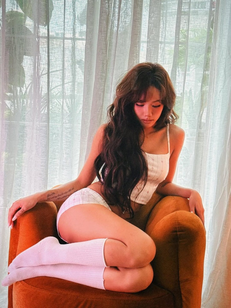 Phương Ly 'gây thương nhớ' với concept Halloween nhẹ nhàng, cuốn hút - 5