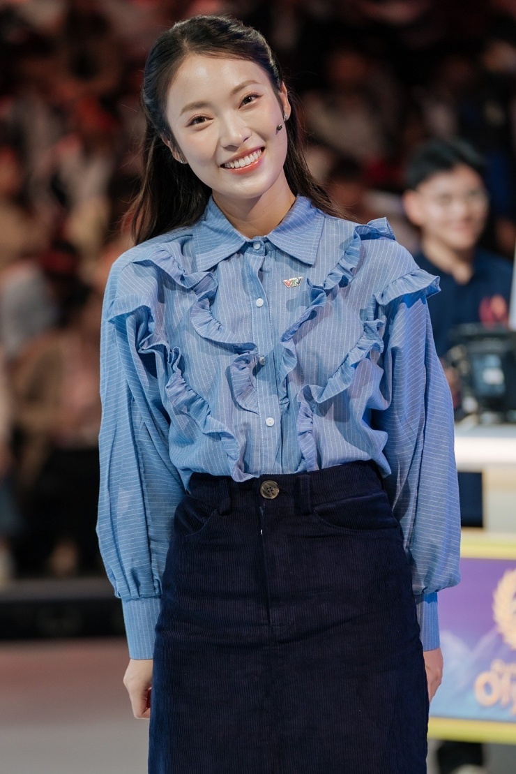 Người đẹp quê Nghệ An, từng nổi tiếng với biệt danh "hot girl 7 thứ tiếng" vào năm 2016. Qua 10 năm, cô tạo chỗ đứng trong lĩnh vực truyền thông và giải trí, có kênh YouTube hơn 2,1 triệu người theo dõi.