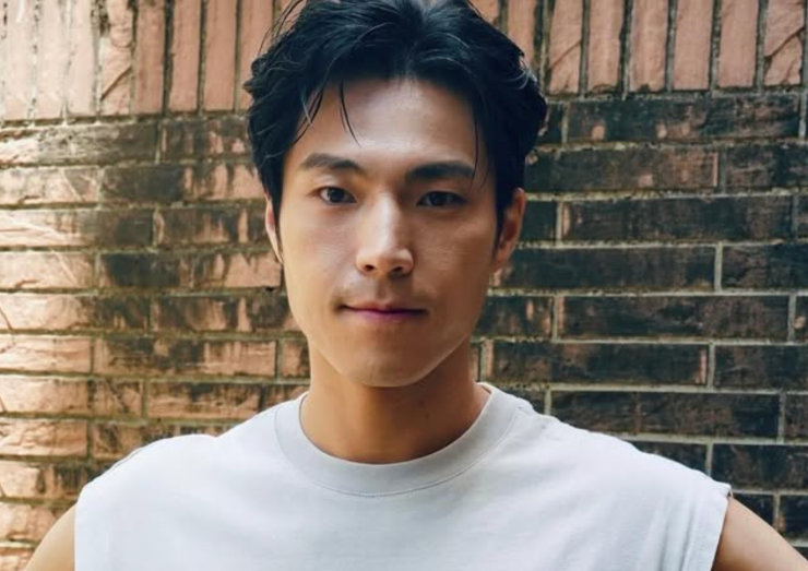 Nam diễn viên đầu thú vì từng trốn nghĩa vụ quân sự.