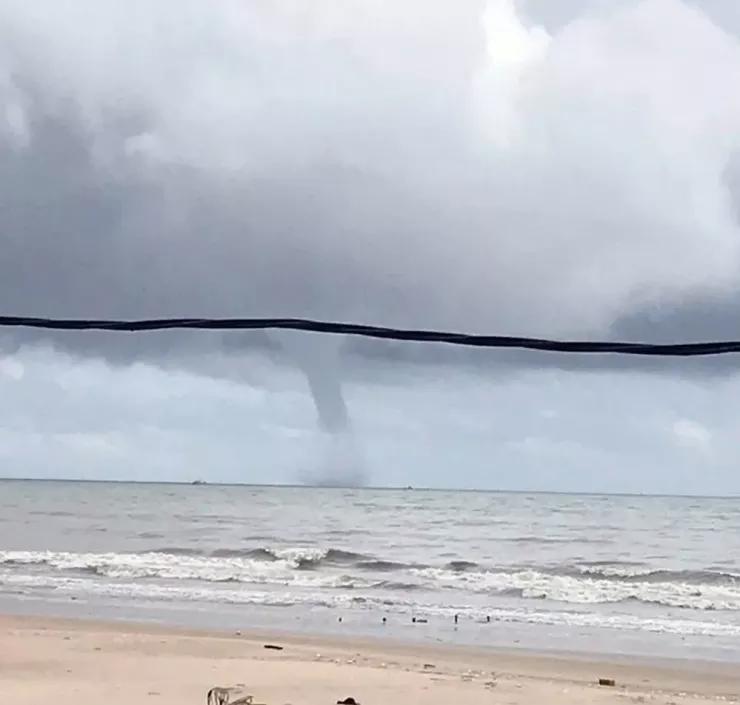 Hình ảnh người dân chụp được trên biển Lâm Đồng.