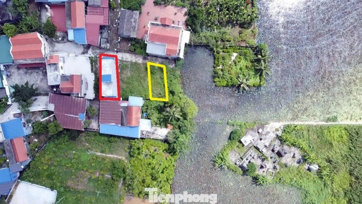 Vị trí ngôi nhà 2 tầng xây nhầm (vùng khoanh đỏ) và vị trí lô đất của ông Đỗ Văn Hữu (vị trí khoanh vàng).