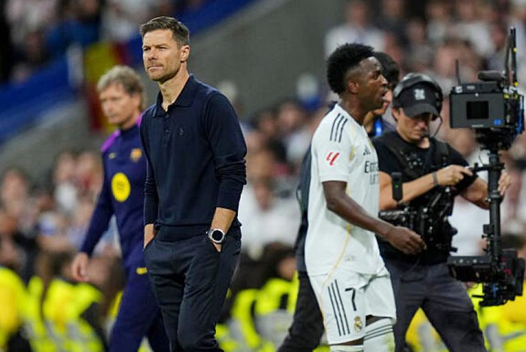 Real Madrid ra phán quyết vụ Vinicius "bật" HLV Alonso ở Siêu kinh điển