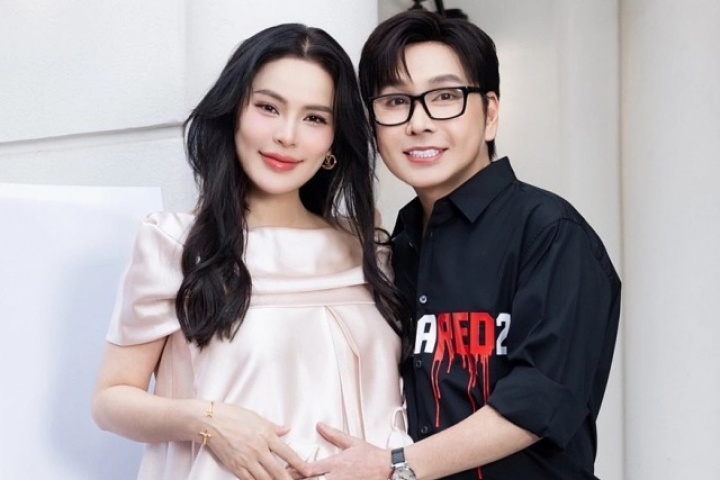 Hoa hậu Phương Lê sinh con thứ 4