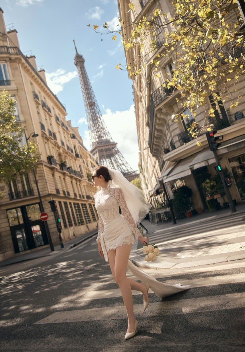 Đỗ Thị Hà sinh năm 2001 tại Thanh Hóa, đăng quang Hoa hậu Việt Nam 2020, từng đại diện Việt Nam tại Miss World 2021 và lọt vào top 13 chung cuộc. Cô và doanh nhân Nguyễn Viết Vương đã có hơn hai năm yêu trước khi quyết định tiến tới hôn nhân.