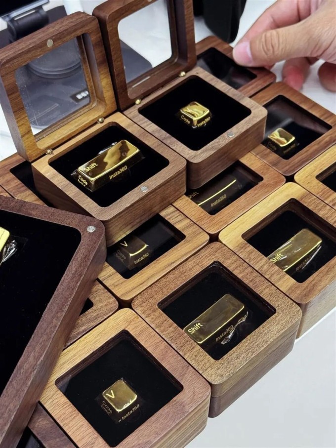 Những phím vàng được công ty tặng nhân viên xuất sắc. Ảnh: Sina