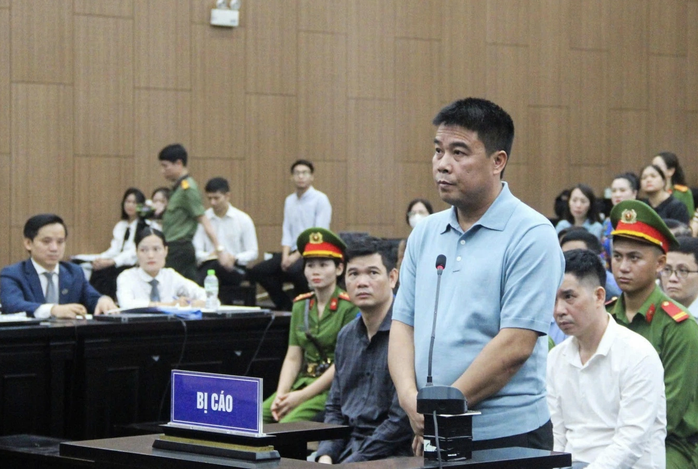 Bị can Nguyễn Văn Hậu hầu toà trong một vụ án khác