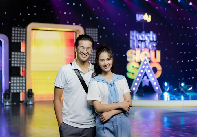 Theo Việt Hoa, cô và Trọng Trí học cùng lớp nhưng không nói chuyện suốt hai năm đầu. Đến năm thứ ba, cả hai mới có dịp gần gũi khi làm cùng trích đoạn thi học kỳ và yêu nhau lúc nào không biết.