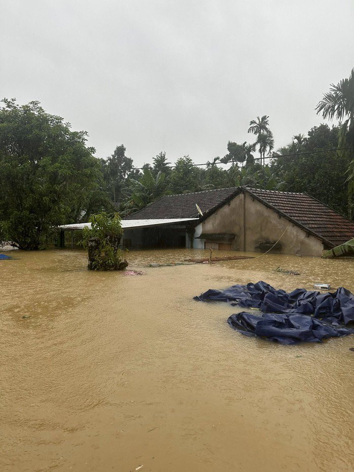 Lũ trên sông Vu Gia - Thu Bồn phá vỡ kỷ lục lịch sử năm 1964, Đà Nẵng đối mặt đại hồng thủy - 3
