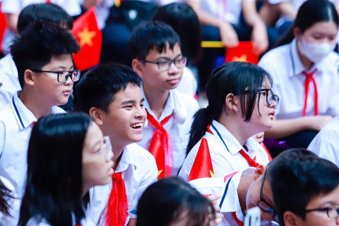 Bộ GD-ĐT đề nghị triển khai dạy học môn tiếng Anh bắt buộc từ lớp 1 của Chương trình Giáo dục phổ thông