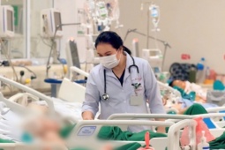 Hà Nội: Cụ bà nguy kịch vì vì uống nước ấu tầu chữa đau khớp