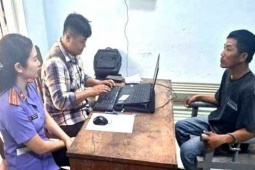 Hai người dân bị tên cướp đâm trọng thương khi áp giải đối tượng về đồn