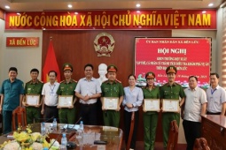 Giấu 2,2 lượng vàng trên mái nhà cũng bị trộm "xơi"