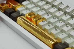 Nhân viên được thưởng phím vàng nguyên chất