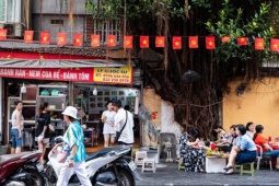 'Thiên đường ẩm thực’ quanh Nhà thờ Lớn Hà Nội, níu chân khách từ sáng đến tối