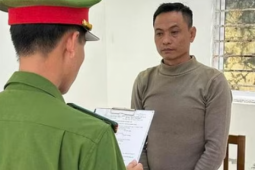 Dùng ảnh nóng tống tiền tình cũ, ra giá trăm triệu đồng