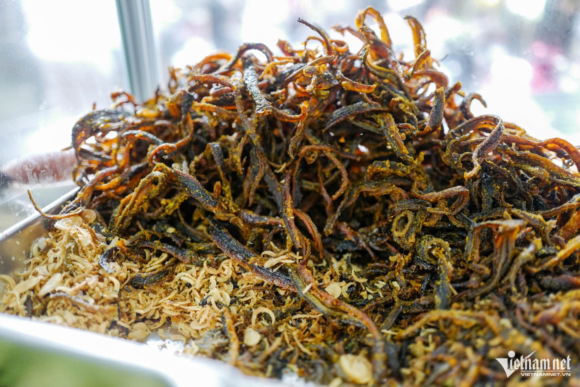 Miến lươn tại quán có giá từ 45.000-60.000 đồng/bát. Ảnh: Linh Trang