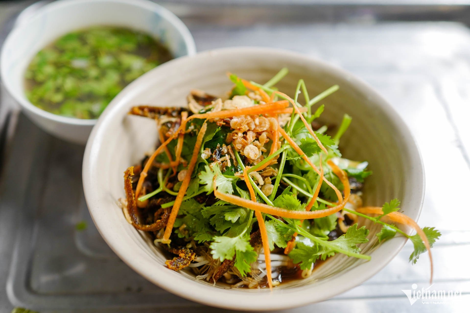 Miến lươn tại quán có giá từ 45.000-60.000 đồng/bát. Ảnh: Linh Trang