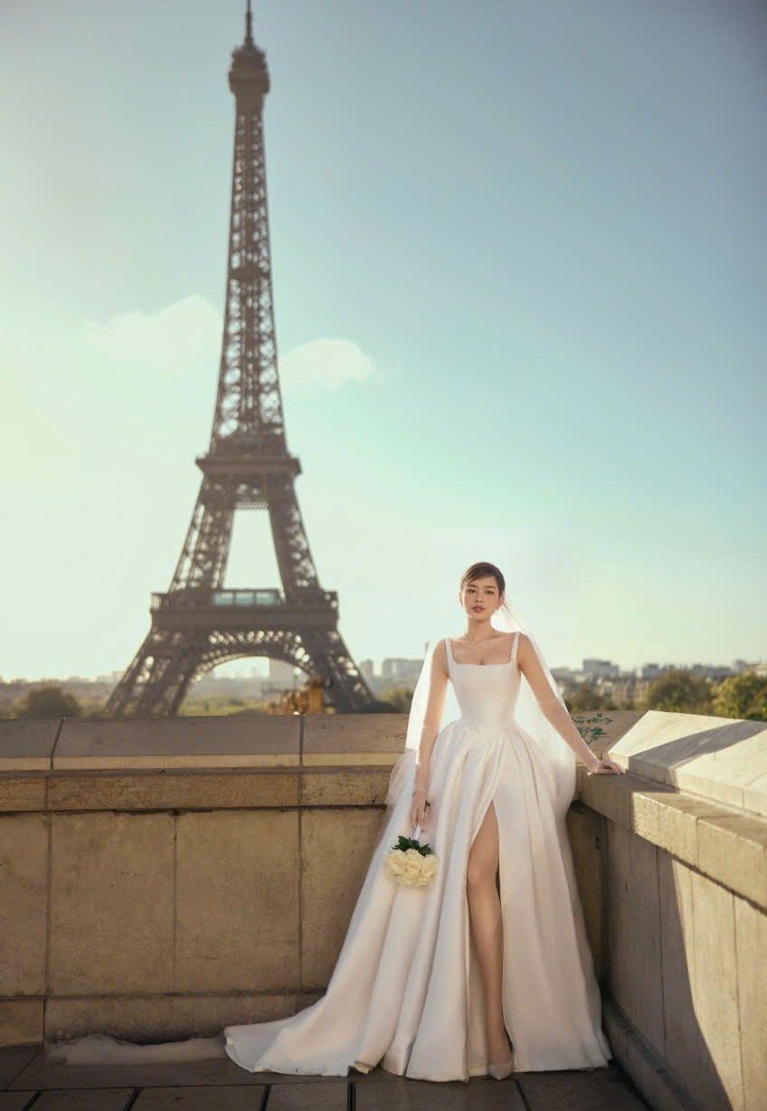 Đỗ Thị Hà cho biết cô và ê-kíp đã đi qua nhiều thành phố để chụp trong 6 ngày. Người đẹp diện hơn 10 bộ đồ trong các buổi chụp.