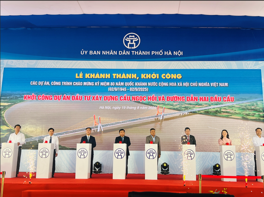 Các hạ tầng trọng điểm phía Đông đồng loạt được khởi công, hoàn thiện kết nối, tạo nền tảng cho sự dịch chuyển của dòng vốn và dòng người. (Ảnh: UBND TP Hà Nội)