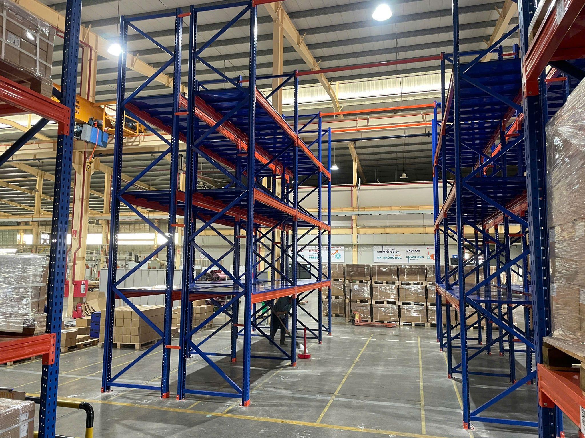 Kệ kho hàng Double Deep lắp ghép lưu trữ hàng trong kho