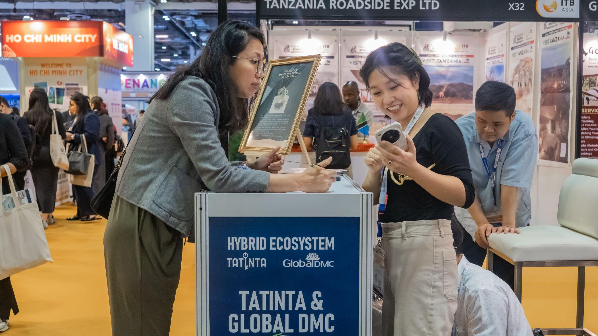 Đại diện Tatinta giới thiệu về ứng dụng thực tế trên hệ thống của công nghệ “Human x Hybrid”