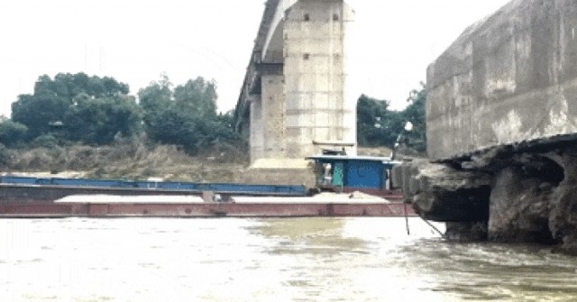 Trụ cầu ở Phú Thọ lộ cảnh "rợn người", cuộc sốn...