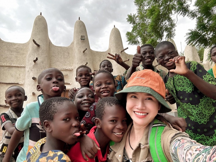 Hành trình khám phá Tây Phi là hành trình nhiều khó khăn, rắc rối nhất với người phụ nữ Hà Nội